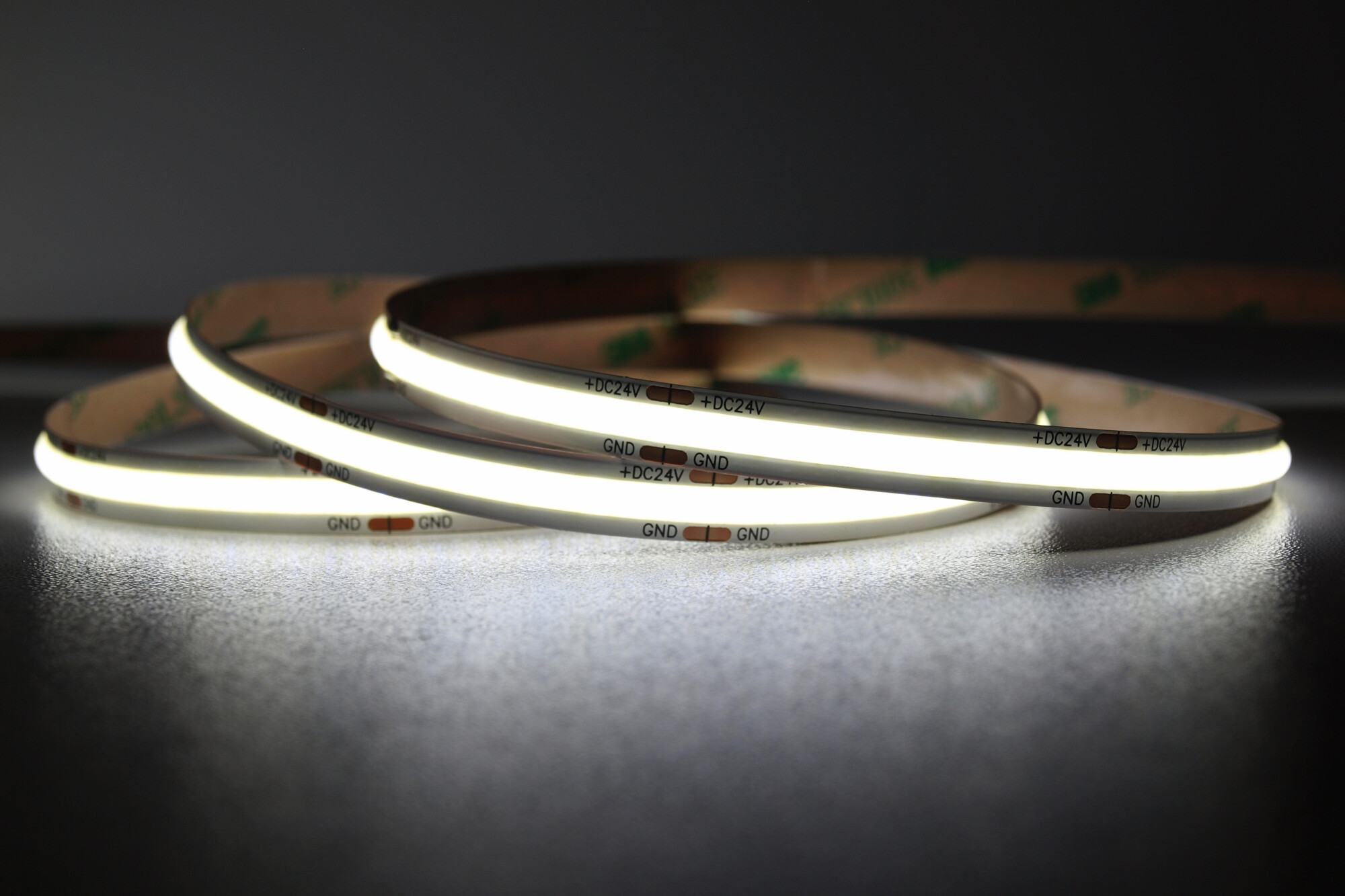 Taśma LED COB 8W 320 chips/m CRI >90 12V biala 6500K IP20 50m 2 Taśma LED COB 8W 320 chips/m CRI >90 12V biala 6500K IP20 50m 2