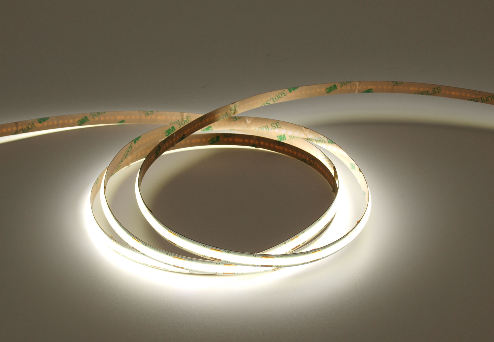 Taśma LED COB 8W 320 chips/m CRI >90 12V biala 6500K IP20 5m 1 Taśma LED COB 8W 320 chips/m CRI >90 12V biala 6500K IP20 5m 1